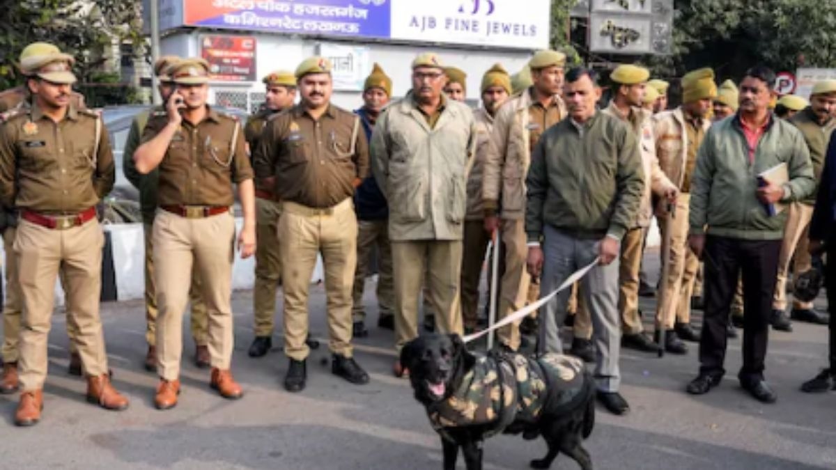 उत्तर प्रदेश पुलिस ने 32,679 पदों पर निकाली भर्ती. (Photo :PTI)