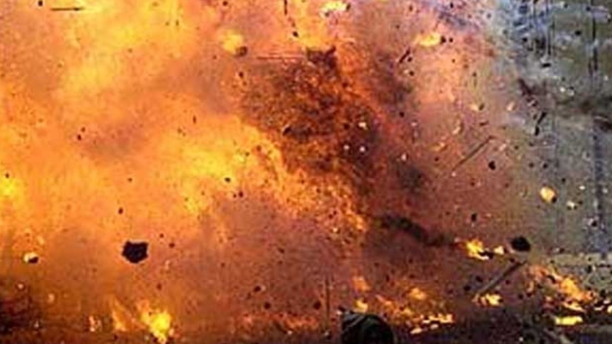 ब्लास्ट के बाद मौके पर पहुंंची एक्सपर्ट्स की टीम