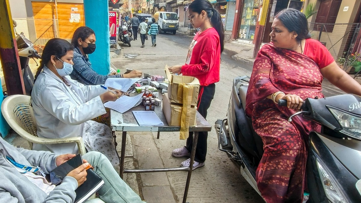 भगीरथपुरा इलाके में दूषित जल आपूर्ति से फैला संक्रमण (Photo: PTI)