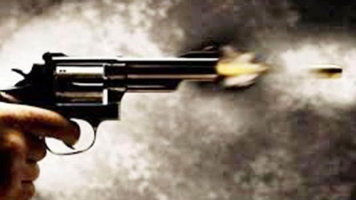 दिल्ली में प्रॉपर्टी डीलर की कार पर फायरिंग. (Photo: Representational)