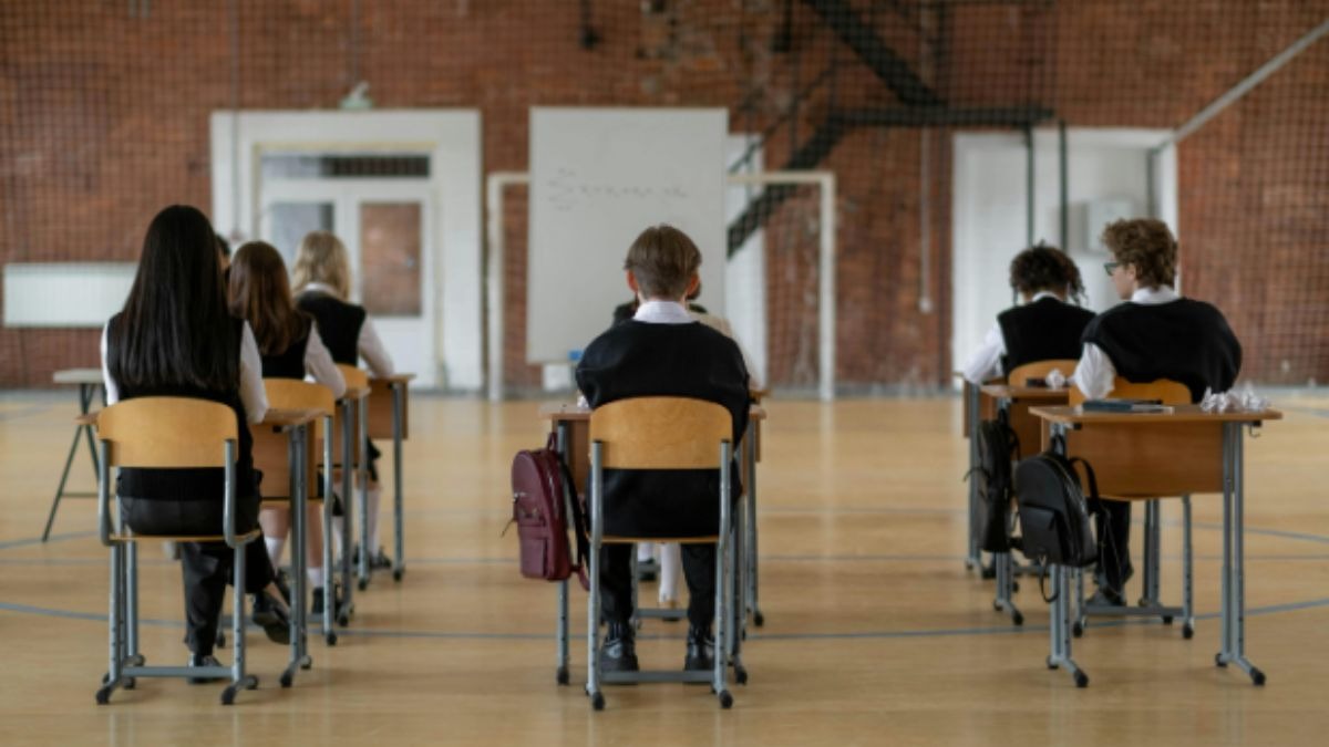 cbse बोर्ड ने फिजिक्स के लिए जारी किया मार्किंग सिस्टम. (Photo: Pexels) 