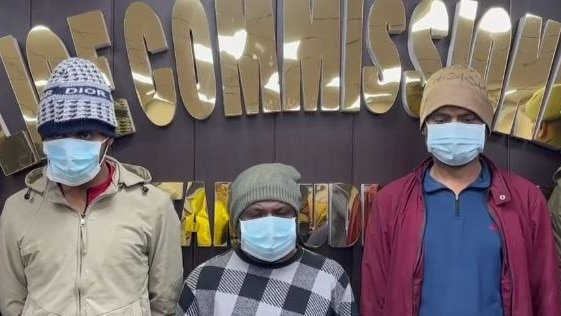 पुलिस ने आरोपियों को किया गिरफ्तार (Photo: Screengrab)