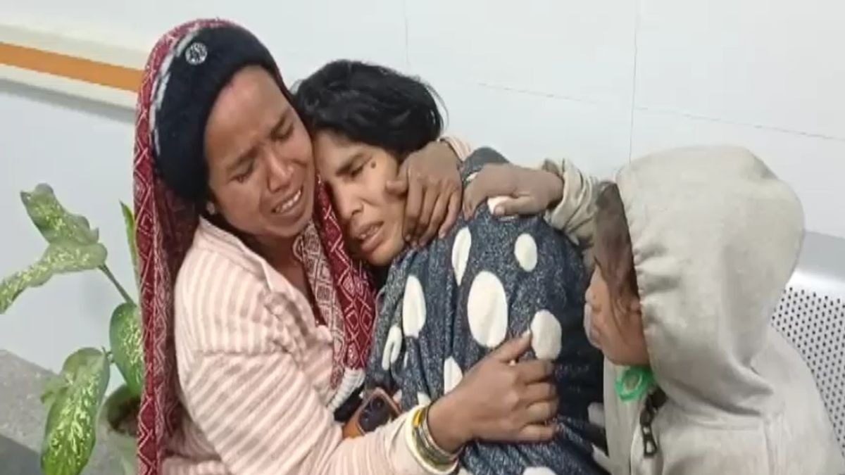 हादसे में मौतों के बाद परिजनों में मचा कोहराम. (Photo: Screengrab)