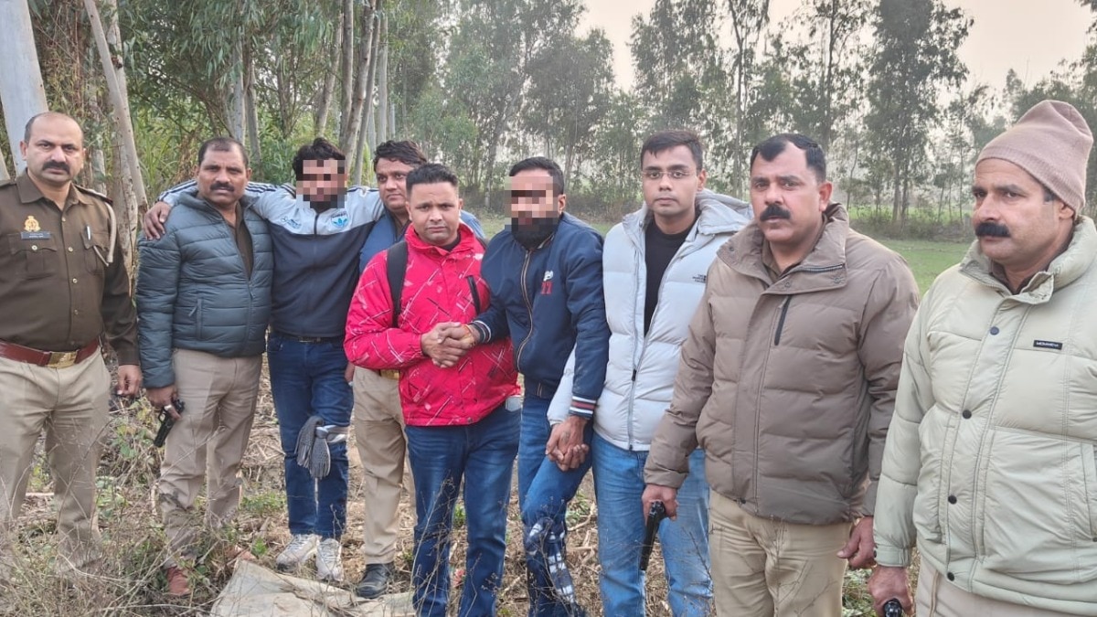 पुलिस की गिरफ्त में आरोपी.(Photo: Ritik Rajput/ITG)