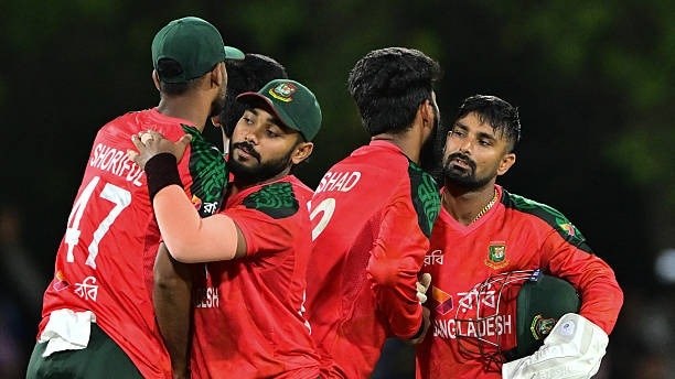 Bangladesh's Litton Das (R) and teammates celebrate after Bangladesh won by 83 runs during the second Twenty20 international cricket match between Sri Lanka and Bangladesh at the Rangiri Dambulla International Stadium
