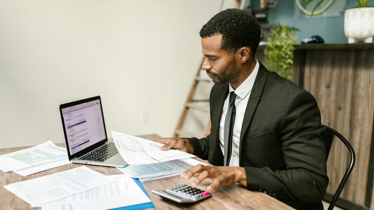 सही मेहनत और स्किल्स की मदद से कम समय में बड़ी सफलता हासिल की जा सकती है. (Photo: Pexels)