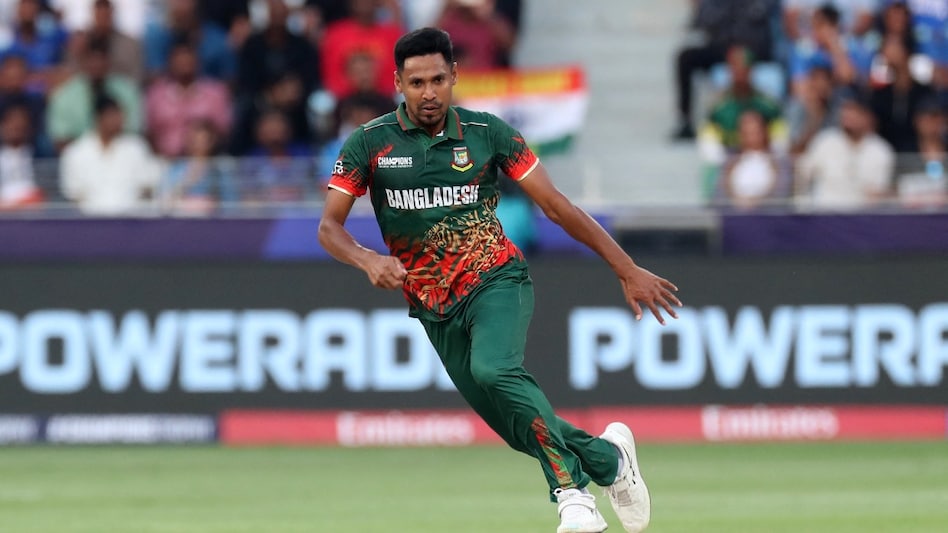 695b8dcbdf481 mustafizur rahman 050910159 IPL से आउट किए जाने के बाद टूट गए मुस्ताफिजुर, साथी खिलाड़ी का दावा - Bangladesh Mustafizur rahman broke down after being dropped from IPL 2026 claims t20 world cup ntcpas - AajTak