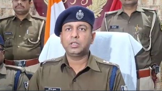 पुलिस ने आरोपी को किया गिरफ्तार  (Photo: Screengrab)