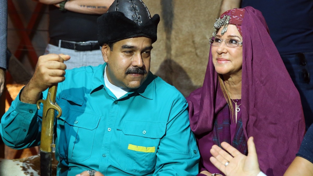 'क्या गजब का आदमी है...', वेनेजुएला में 'क्रांति' करने निकले मादुरो-सिलिया की लव स्टोरी!