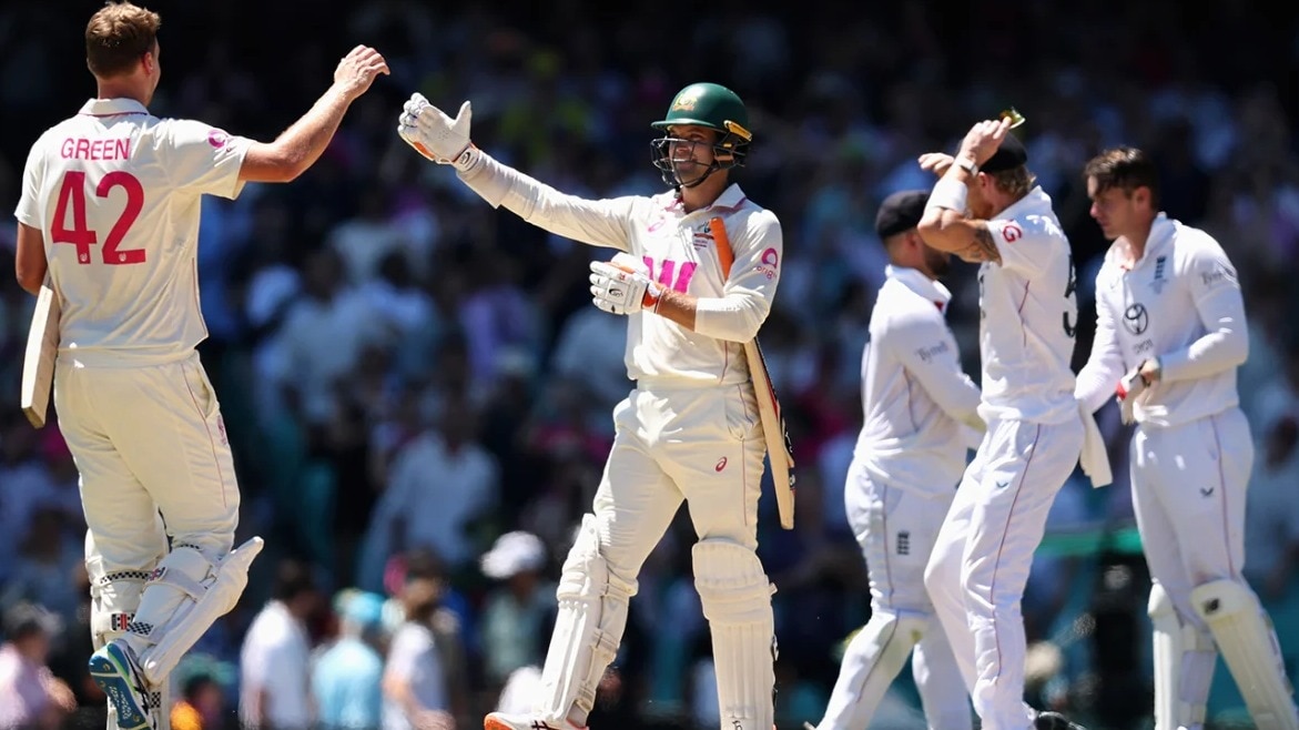 Alex Carey and Cameron Green celebrate after 5th Test 