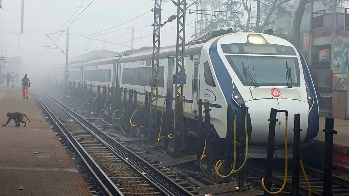 Trains Delayed Today 8 January 2026 due to fog (Photo- ITG)