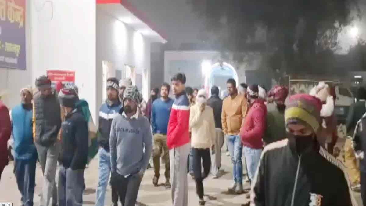  Dispute at a momo stall escalates into a bloody clash