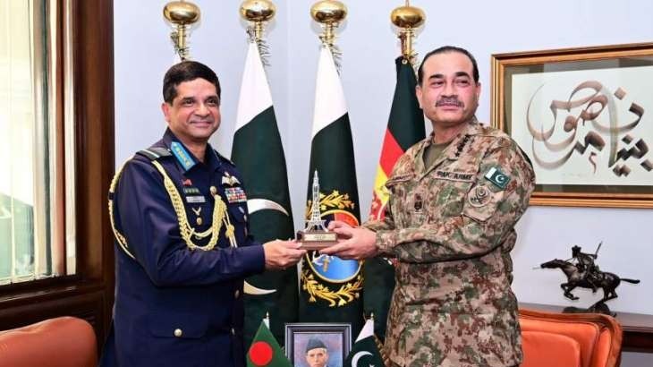 बांग्लादेश वायुसेना प्रमुख ने मुनीर से क्यों की मुलाकात (Photo: AP)