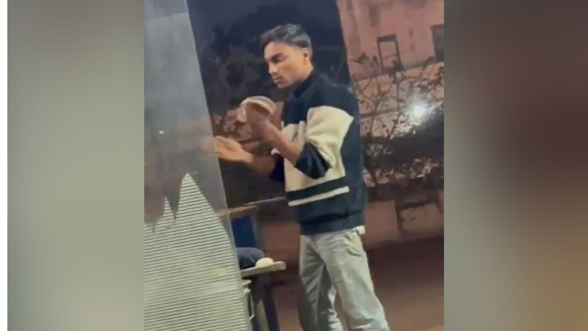 वीडियो वायरल होने के बाद पुलिस ने लिया एक्शन. (Photo: Screengrab)