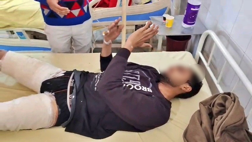 Injured student Farhan being treated at hospital (Photo - ITG)