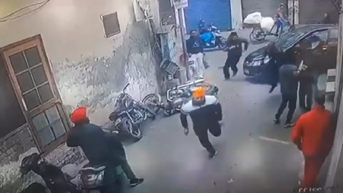 Amritsar gold robbery Jeweller attacked with sword