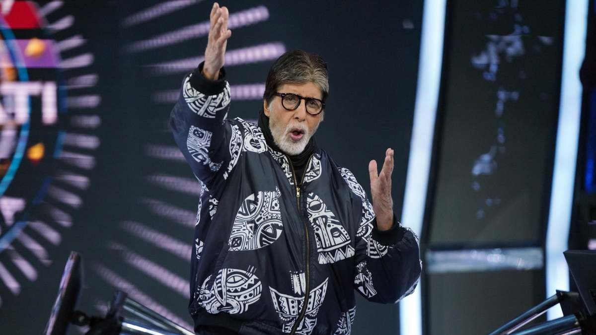 Amitabh Bachchan Mobbed