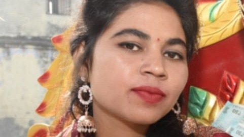  Woman dies under suspicious circumstances