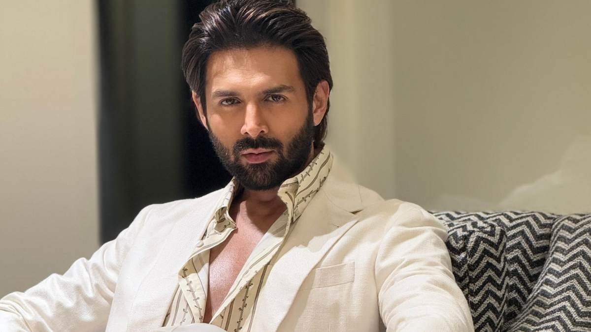 Karina Kubilute Kartik Aaryan