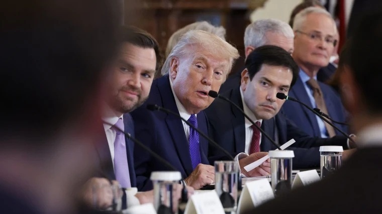 वेनेजुएला के तेल पर क्या बोले ट्रंप (Photo: AP)