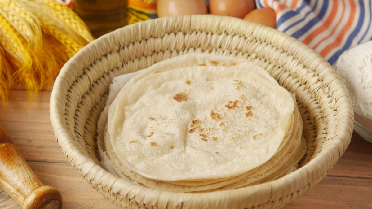 वास्तु शास्त्र में रोटी को अन्न का प्रतीक माना गया है. (Photo- Pixabay)