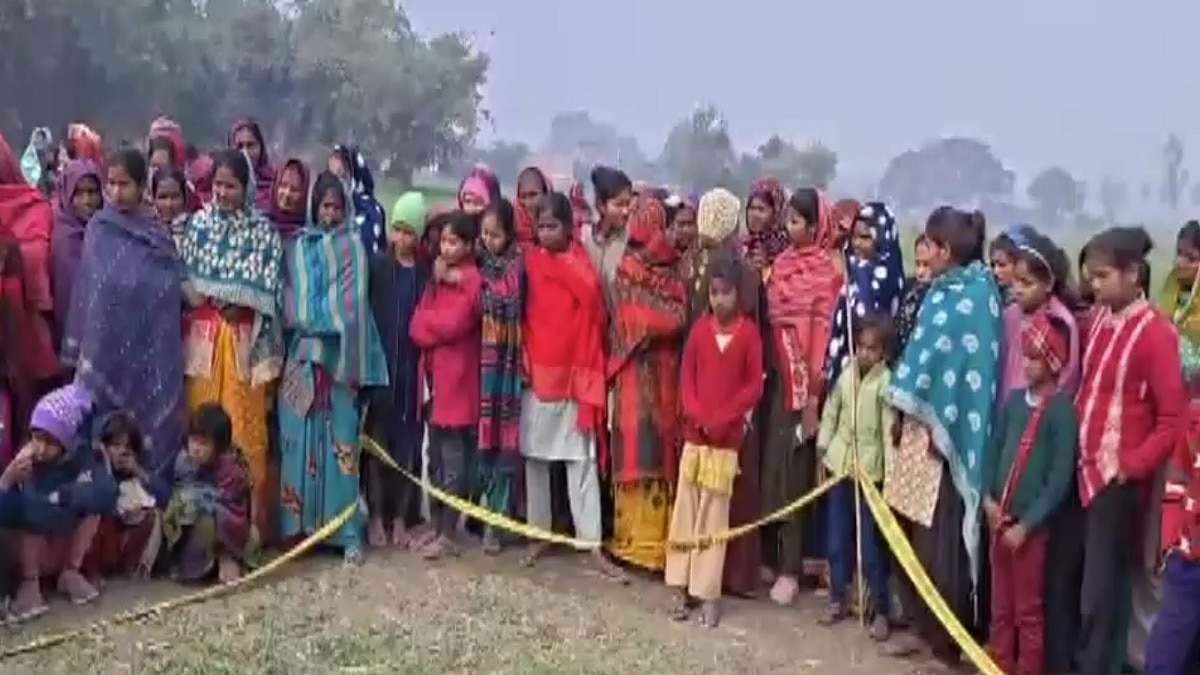 युवक की हत्या कर शव को खेत मे फेंक दिया. (Photo: Screengrab) 