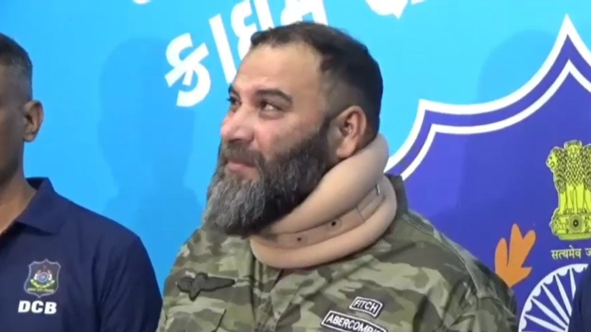 गुजरात के सूरत में पकड़ा गया रहमान डकैत. (Photo: Screengrab)