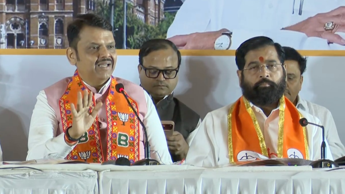 मुंबईकरों की रोजमर्रा की जिंदगी आसान बनाने का महायुति का दावा (Photo: X/ @Dev_Fadnavis)