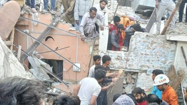 पाकिस्तान के घर में फटा गैस सिलेंडर (Photo: AP)