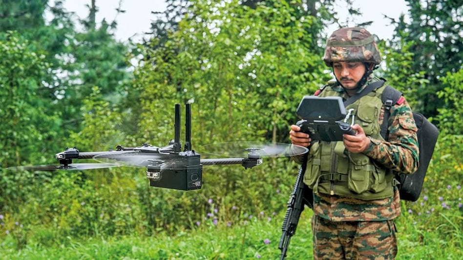 J-K: LoC पर ड्रोन की घुसपैठ और पाक-यूएस का युद्धाभ्यास, गणतंत्र दिवस से पहले हाई अलर्ट - Indian Army High Alert LoC Drone Intrusions Pakistan US Military Drill mdsb ntc - AajTak