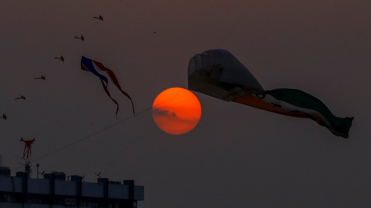 मकर संक्रांति मई या जून में पहुंचने में हजारों साल लगेंगे.  ( Photo: PTI)