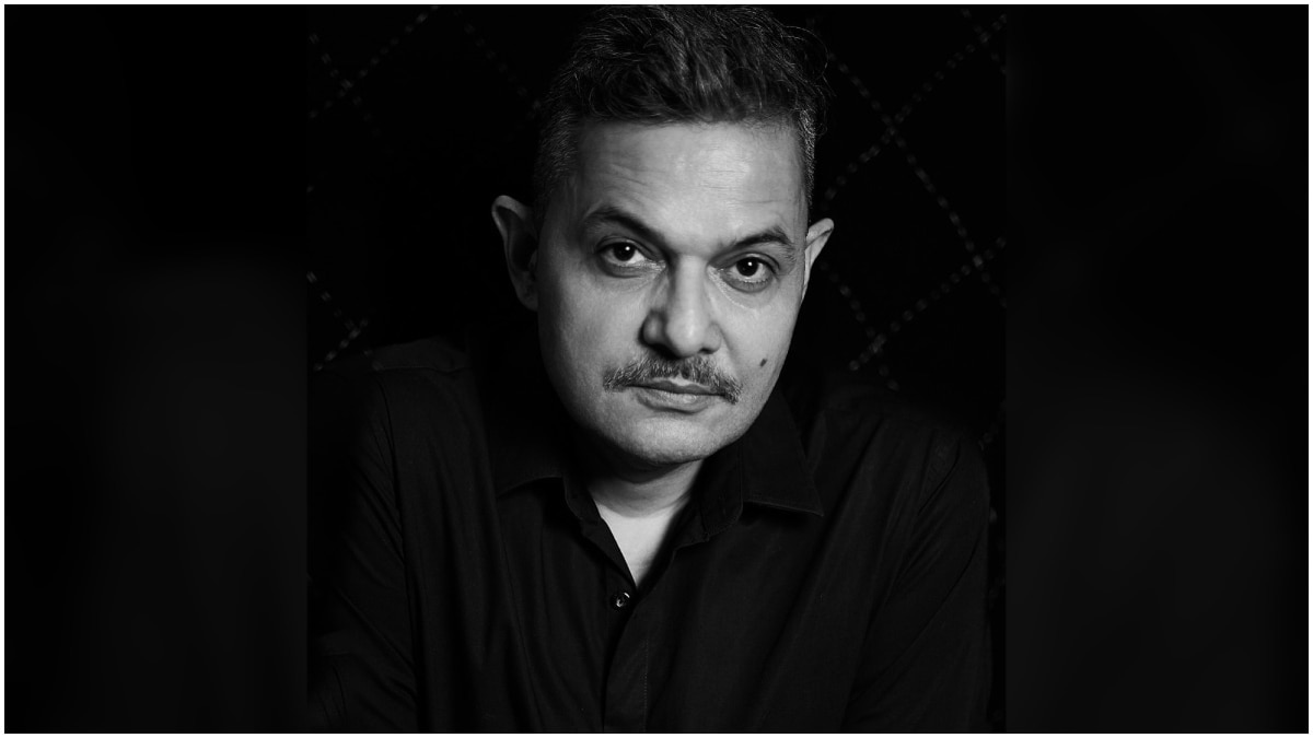 नीलेश मिश्रा का दावा है कि इंडिगो स्टाफ ने उनकी 10 साल की बेटी के साथ दुर्व्यवहार किया. File Photo