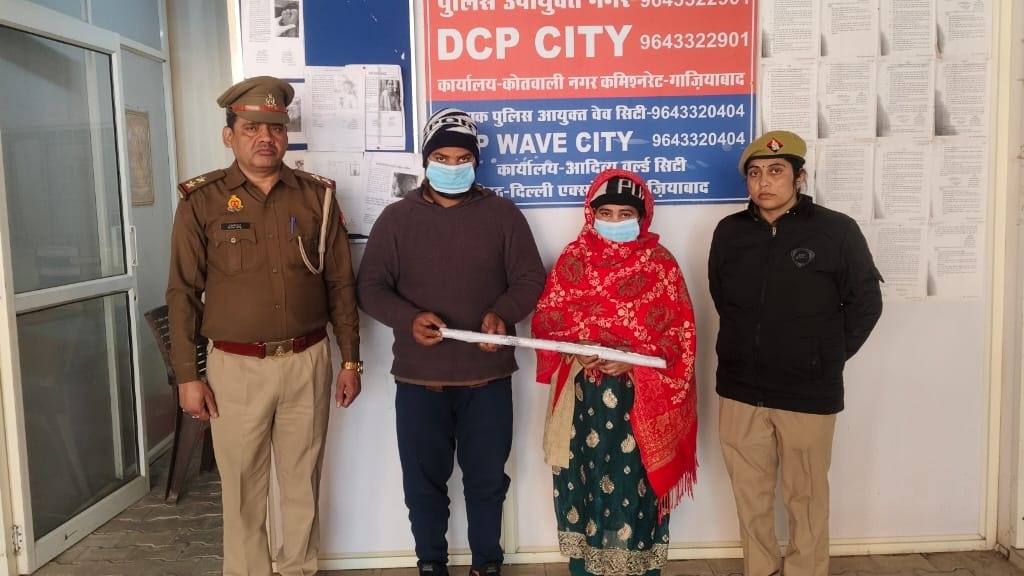 पुलिस की गिरफ्त में आरोपी.(Photo: Mayank Gaur/ITG)