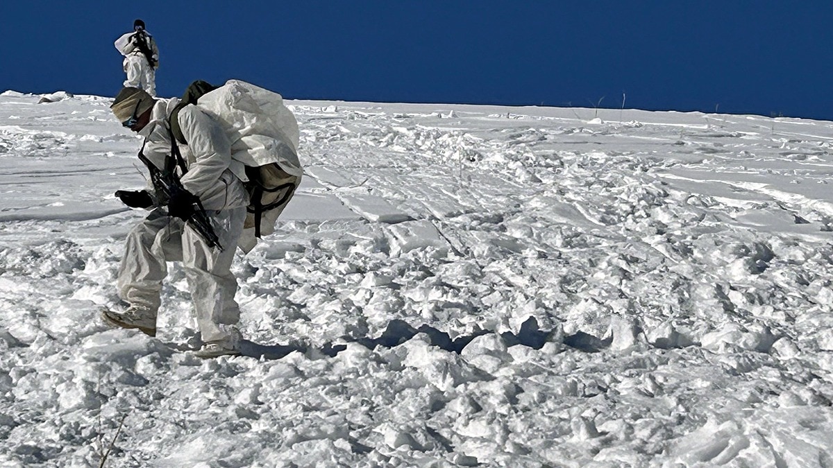 Indian Army Braves The Cold