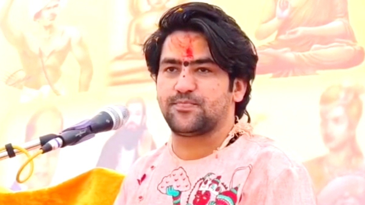 संघ के शताब्दी वर्ष पर धीरेंद्र शास्त्री ने बांधे तारीफों के पुल.(Photo:ITG)