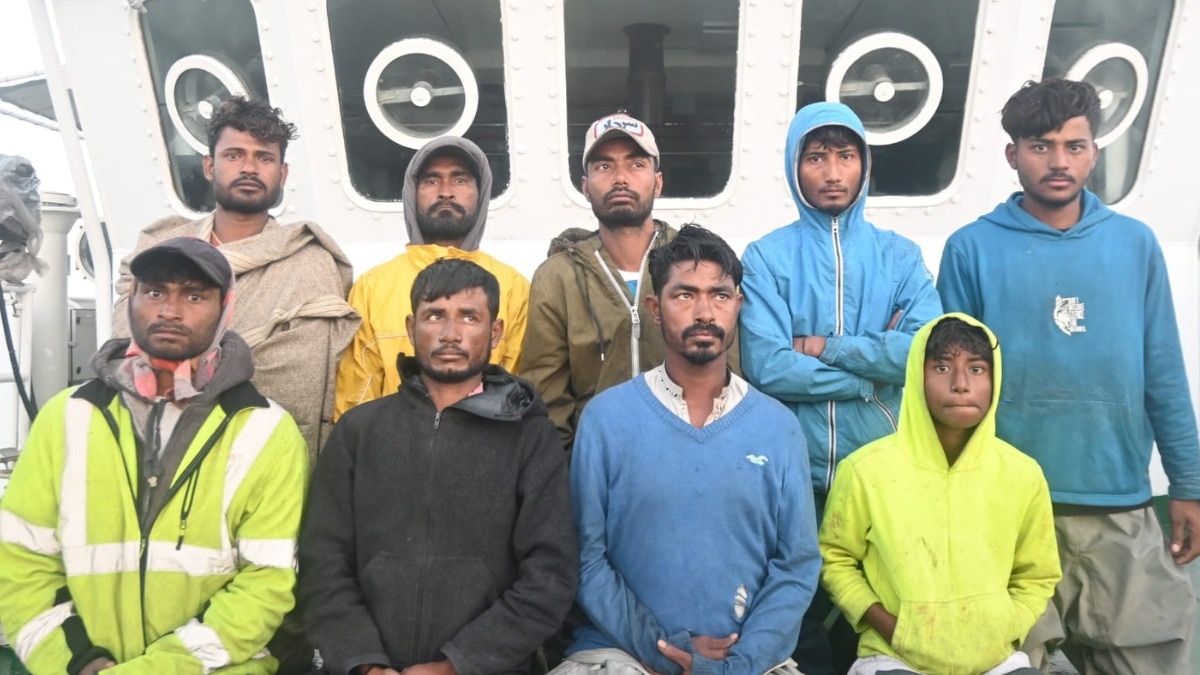 नाव पर कुल 9 पाकिस्तानी नागरिक सवार थे, जिन्हें हिरासत में लिया गया है (Photo- ITG)