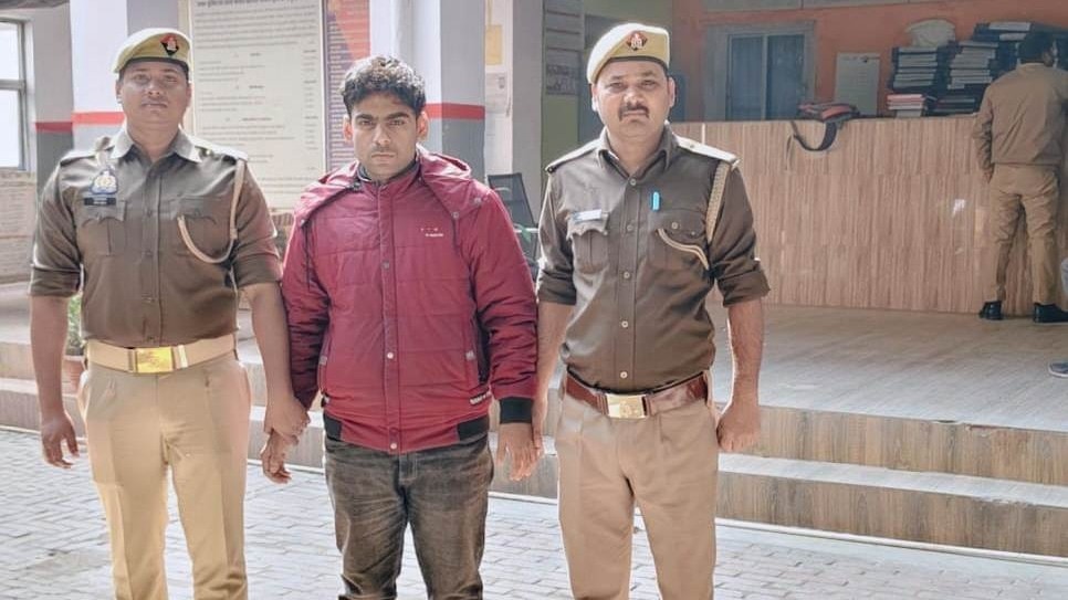 पुलिस की गिरफ्त में आरोपी. (Photo: Ankit Mishra/ITG)