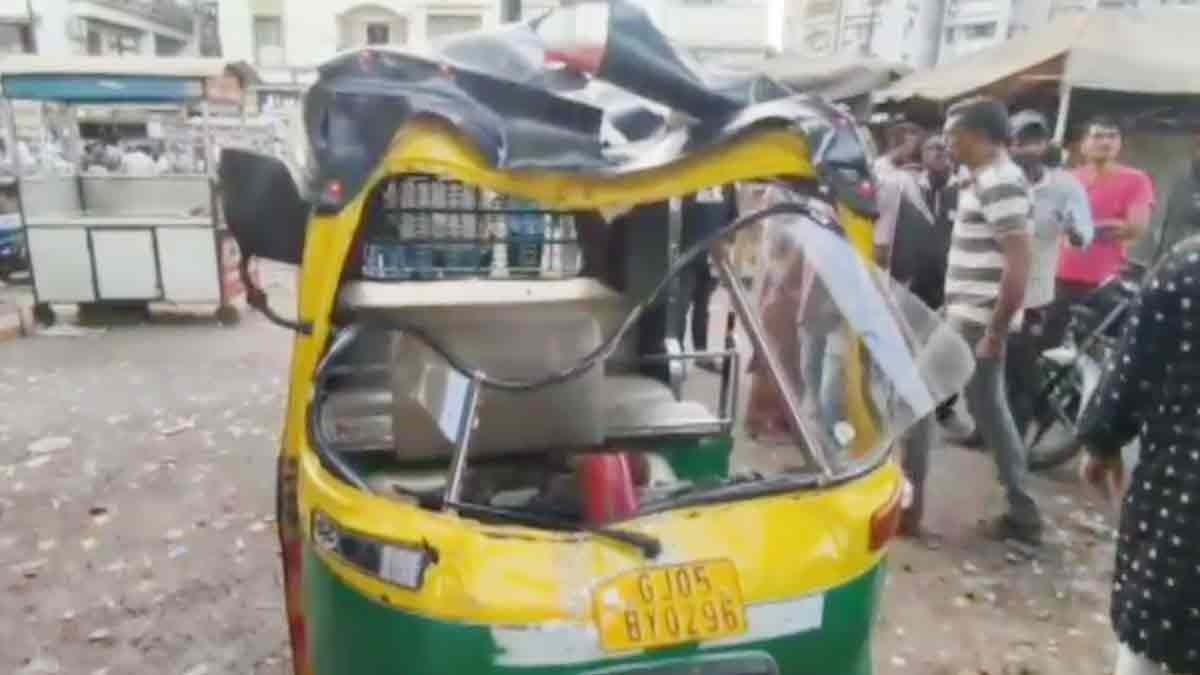 The family fell from the overpass