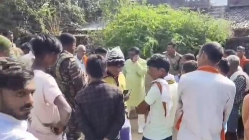 बुजुर्ग की लाश मिलने से मची सनसनी (Photo: Screengrab)