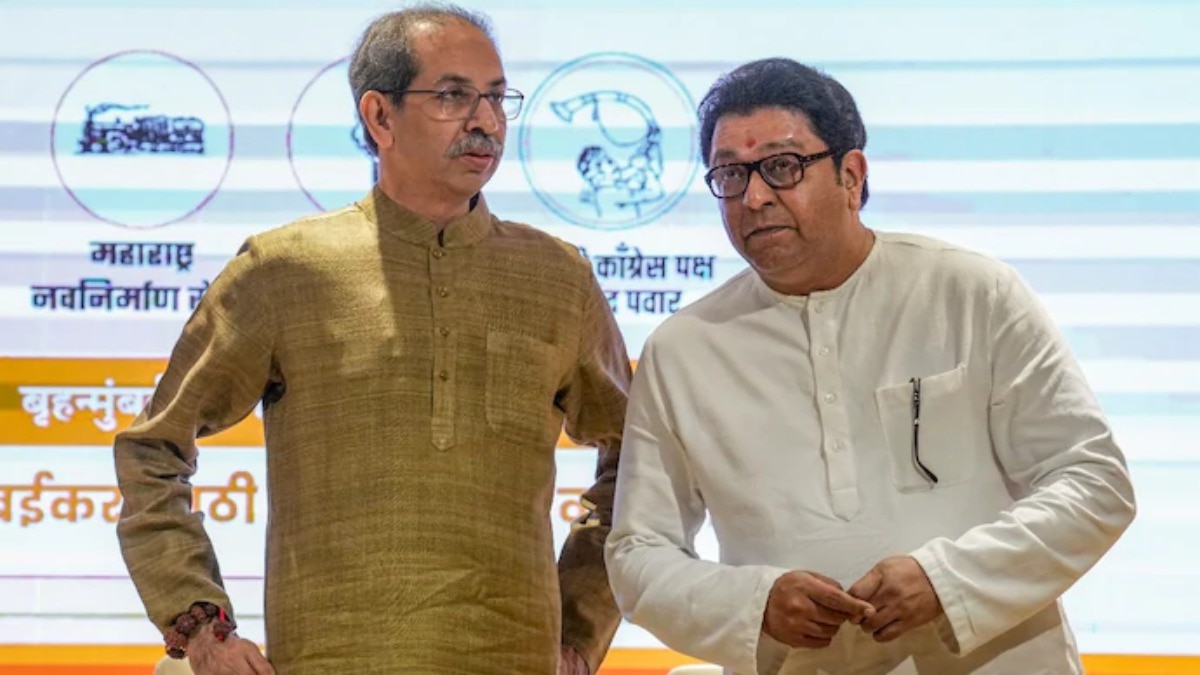 बीएमसी में बीजेपी-शिंदे की जीत ने ठाकरे का गढ़ मुंबई में ढहाया (Photo: PTI)