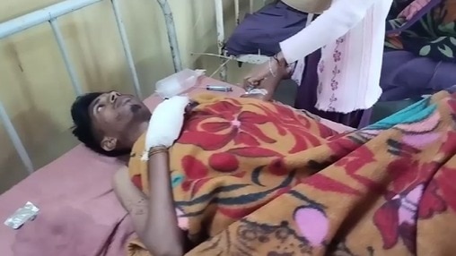 मां-बेटा अस्पताल में भर्ती.(Photo: Screengrab)