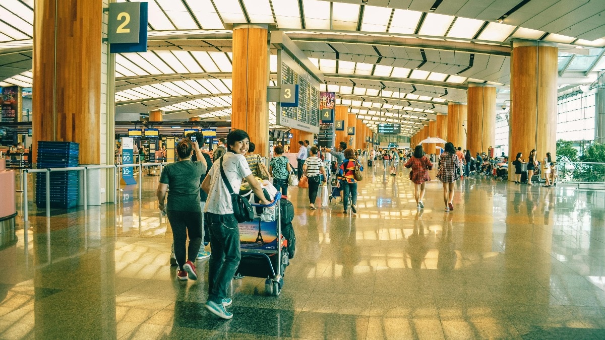 यह करियर ऑप्शन उन लोगों के लिए बेहतरीन है जो ऑफिस की जगह पूरी दुनिया को अपना वर्कप्लेस बनाना चाहते हैं. ( Photo: Pexels) 