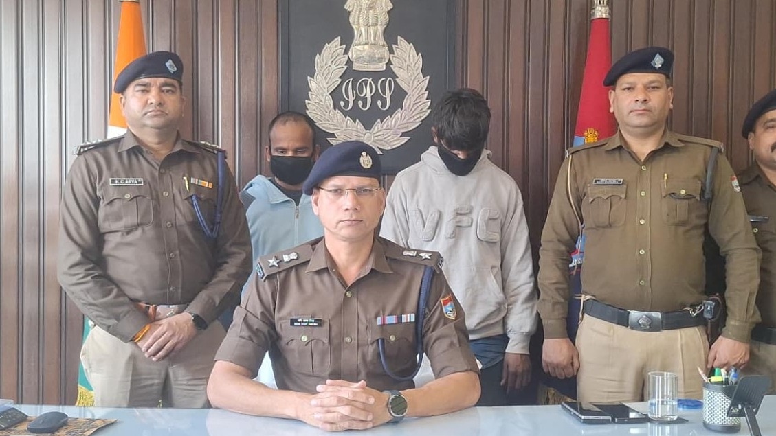 पुलिस की गिरफ्त में आरोपी (Photo ITG)