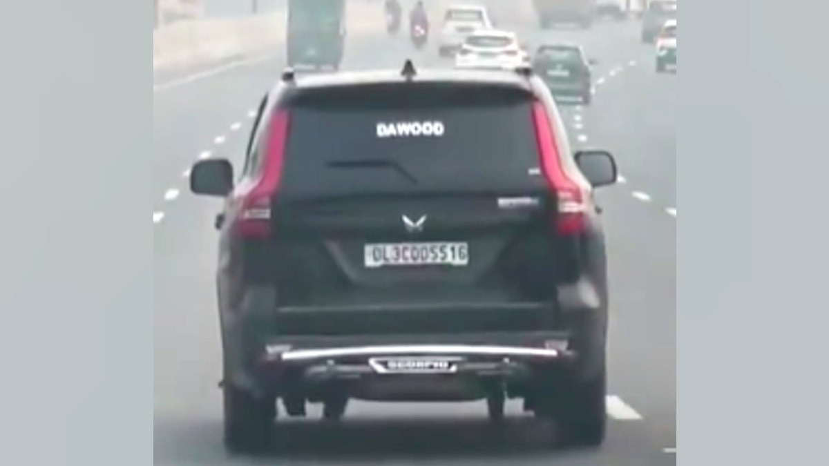 जिग-जैग तरीके से स्कॉर्पियो चलाने वाला ओखला का युवक दबोचा.(Photo:Screengrab)