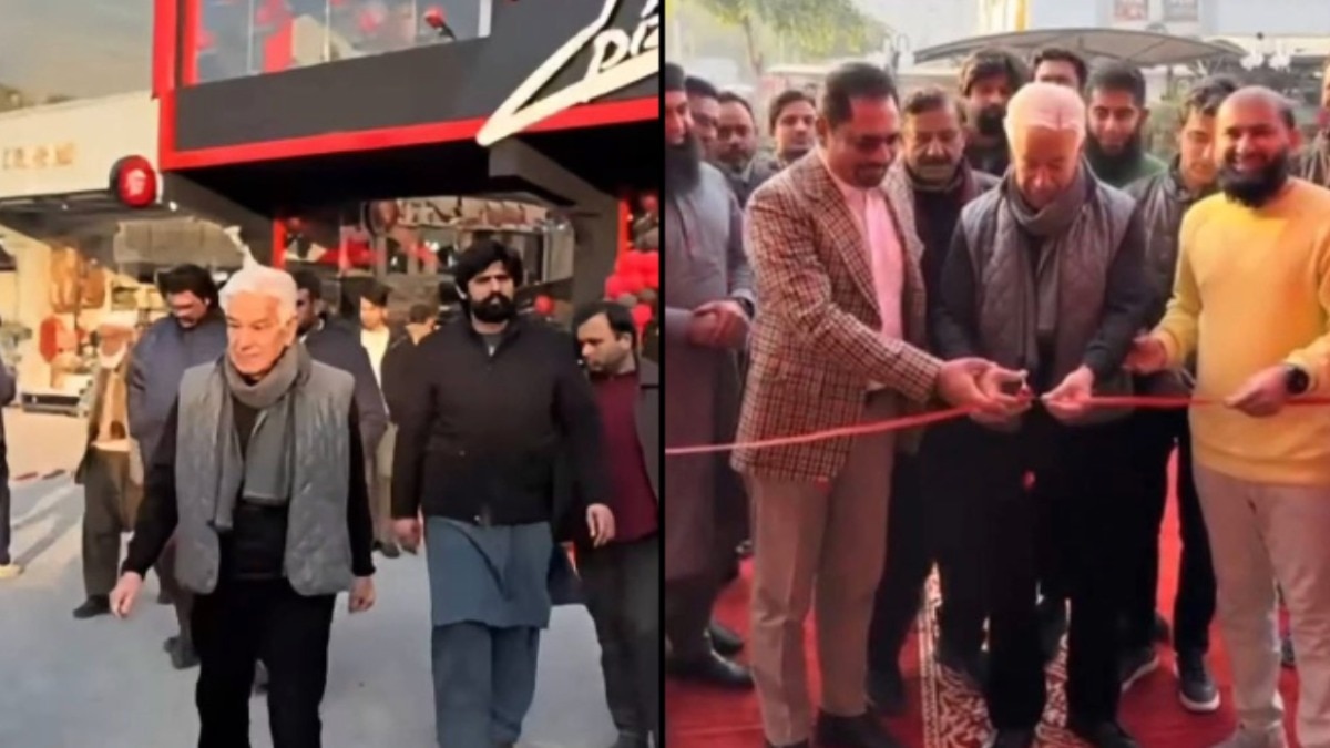 पाकिस्तान के रक्षामंत्री ने नकली पिज्जा हट के स्टोर का उद्धाटन किया (Photo: X/@MDUmairKh)