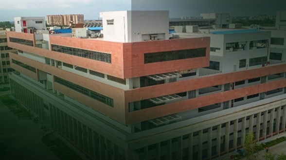 आईआईटी कानपुर में हो रही आत्महत्याओं के मामलों को लेकर अब मानवाधिकार आयोग सख्त हुआ है. ( Photo:iitk.ac.in)