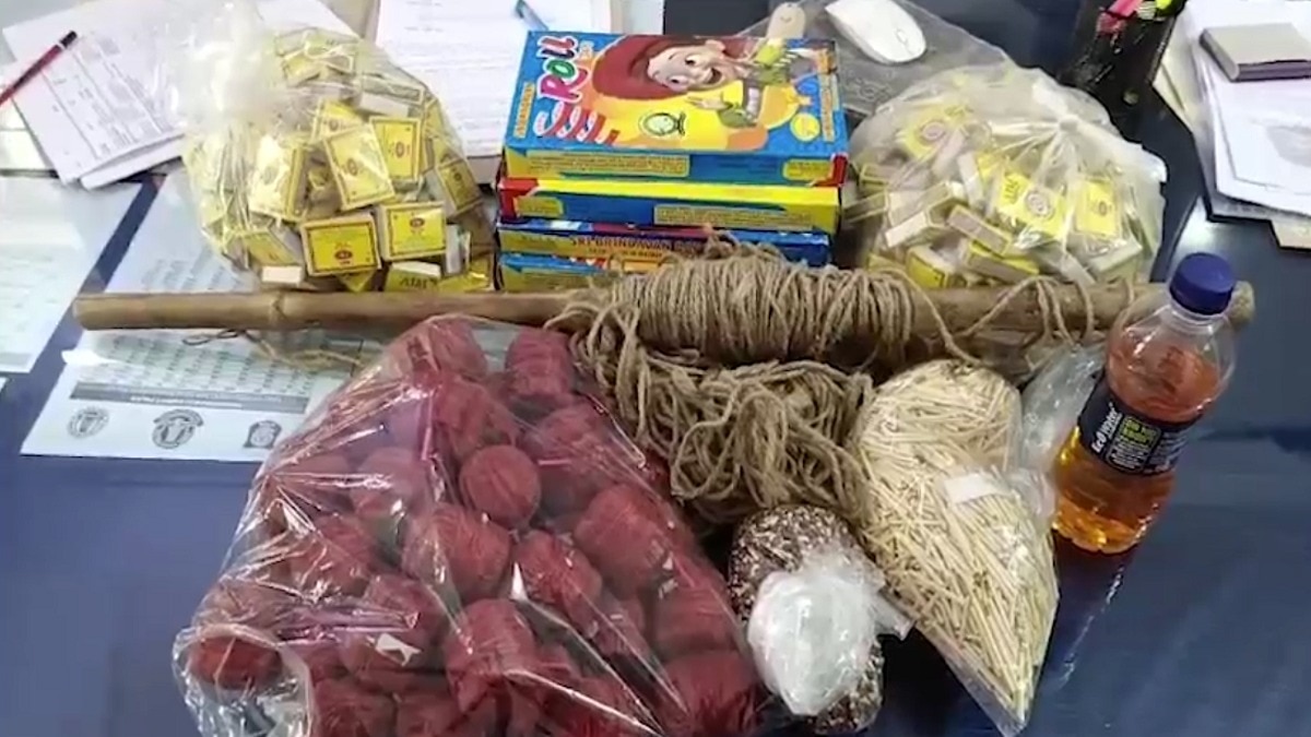 पुलिस ने बम बनाने का सामान जब्त किया है. (Photo: Screengrab)