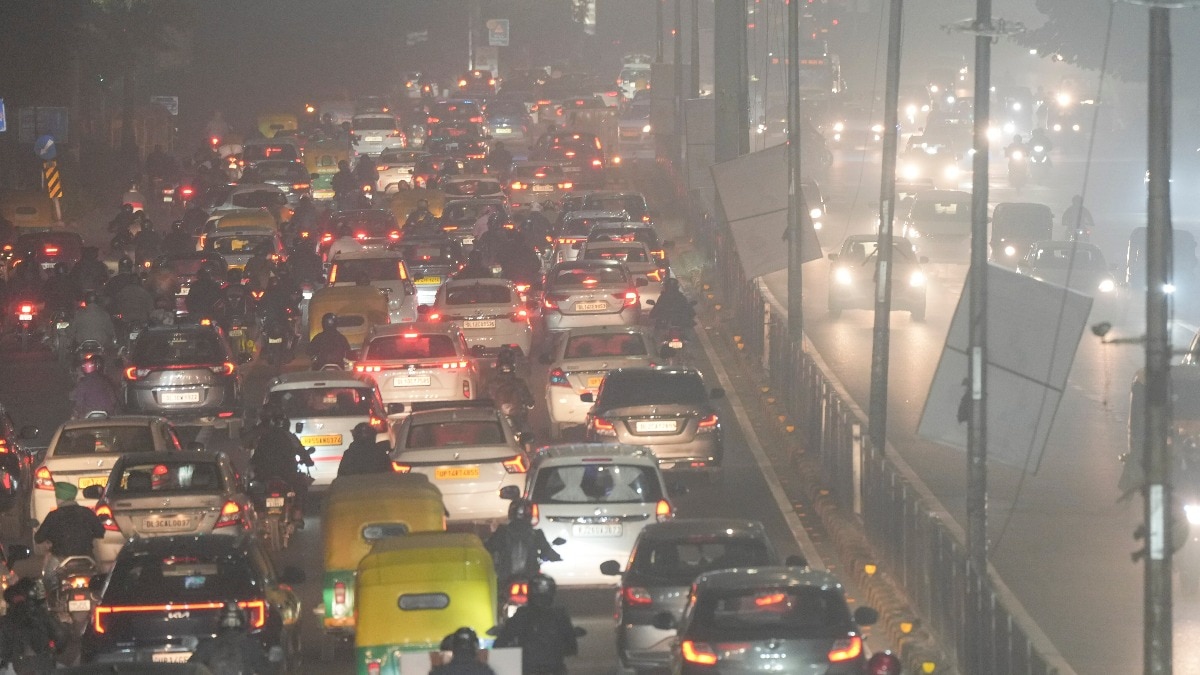 गणतंत्र दिवस से पहले ट्रैफिक डाइवर्जन किया गया. (Photo: PTI)