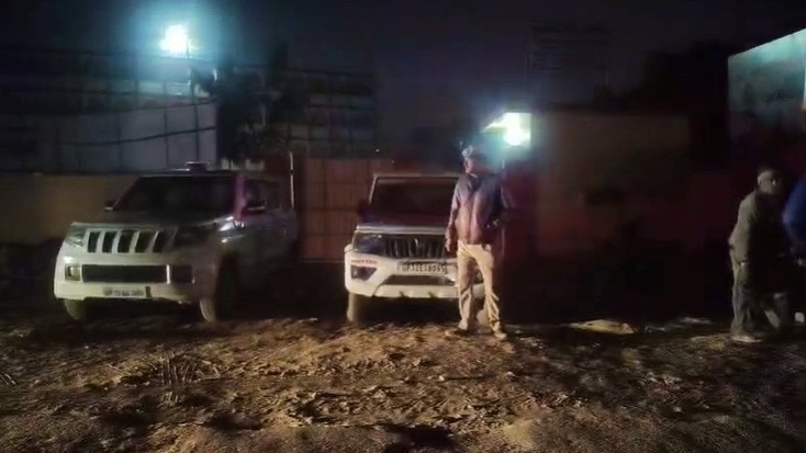 Senior police officers arrived at scene (Photo - Screengrab)