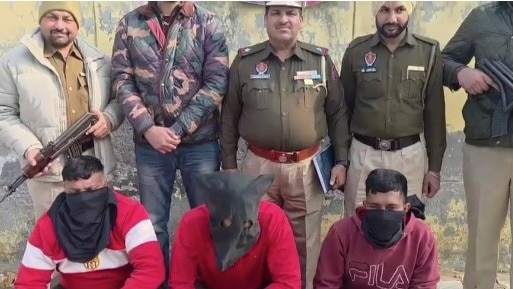 18 जिंदा कारतूस के साथ 3 गिरफ्तार (Photo: Screengrab)